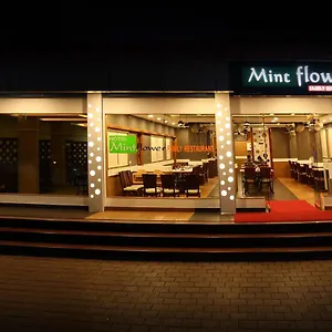 Mintflower Hotel Sultan Bathery